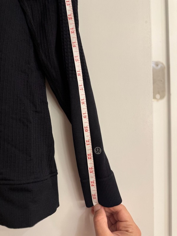 Lululemon Engineered Warmth Long-Sleeve Crew Black gallery