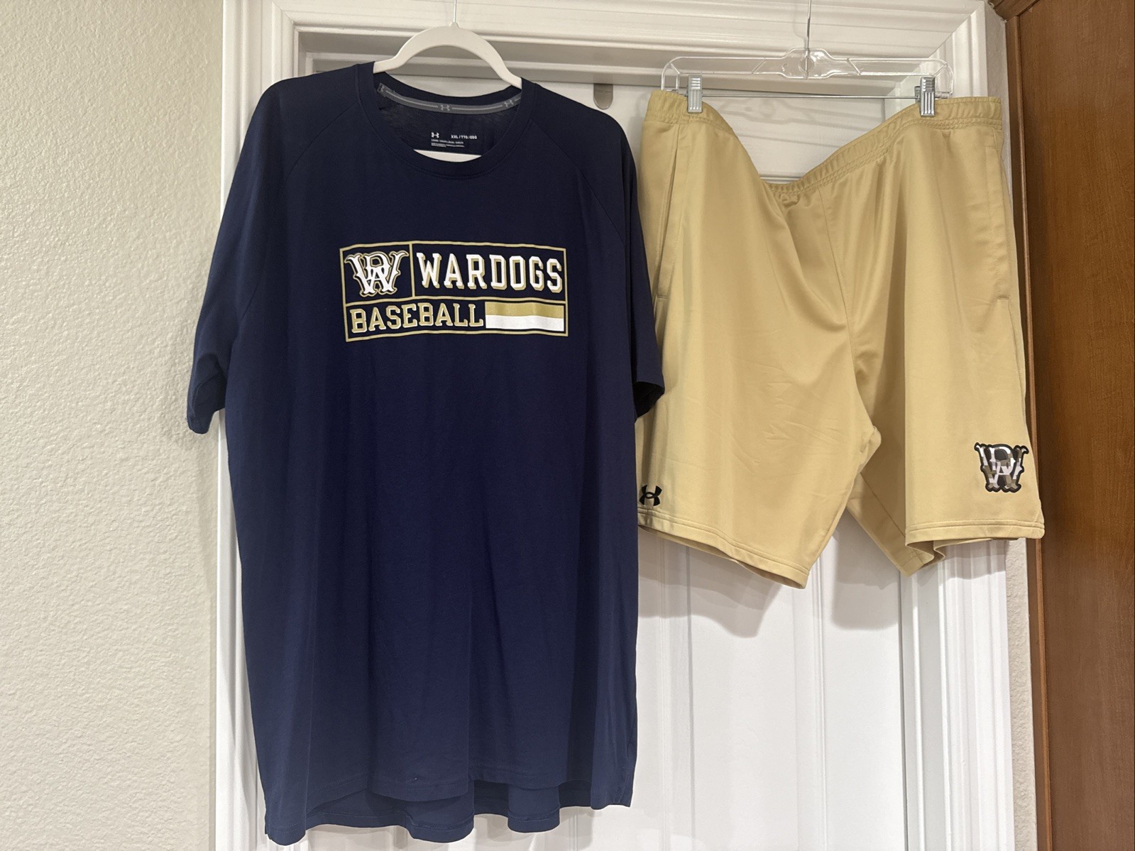 Under Armour Men's XXL Activewear Set - T-Shirt and Shorts Wardogs Baseball EUC gallery