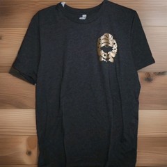 CHRISTMAS THEMED MENS GNOME LOGO SOFT FEEL TSHIRT SIZE LARGE-WORN 5 TIMES
