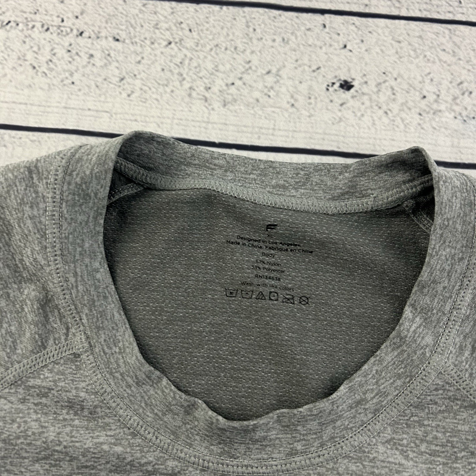 Fabletics Short Sleeve Seamless Nylon Poly Athletic T Shirt Men's XL Gray gallery