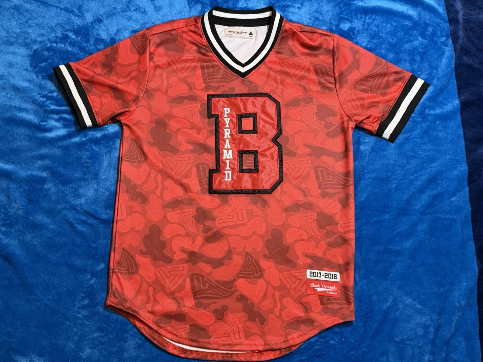 Black Pyramid Red Camo 2017-2018 Jersey Size Large gallery