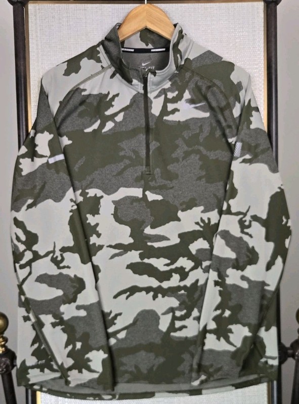 NIKE Mens Size XL Woodland Camouflage Lightweight 1/4 Zip Pullover Reflective gallery