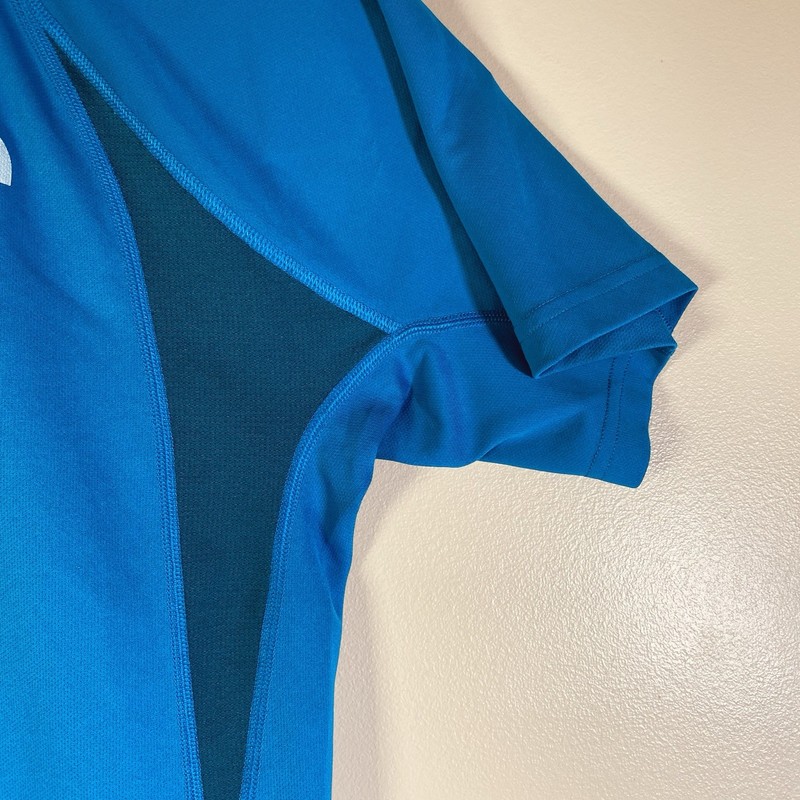 The North Face Vaporwick Flight Series Short Sleeve 1/4 Zip Shirt Men Medium gallery