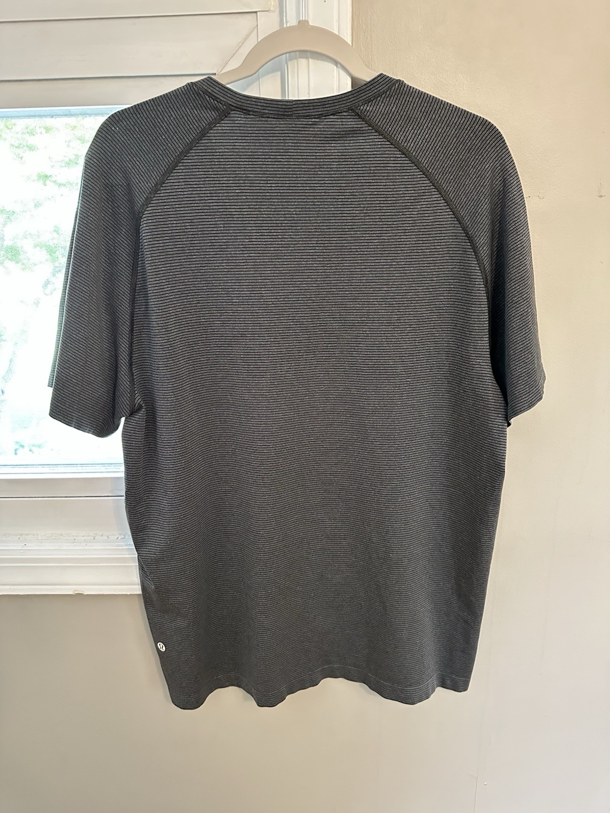 Lululemon Men's Athletic Workout T-Shirt Size XL gallery