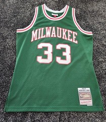 Kareem Abdul-Jabbar Bucks Mitchell & Ness 1970-71 HWC Swingman Jersey Sz Large