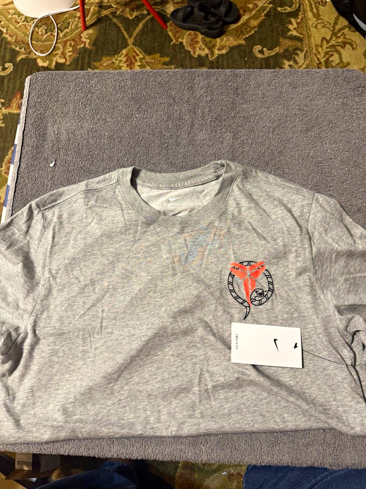 Nike Kobe Tee Dri-FIT Men’s M Gray Crew Neck Short Sleeve T-Shirt HV5150-063 gallery