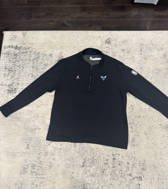Nike Air Jordan NBA Charlotte Hornets Men 1/4 Zip Pullover Top XXL gallery