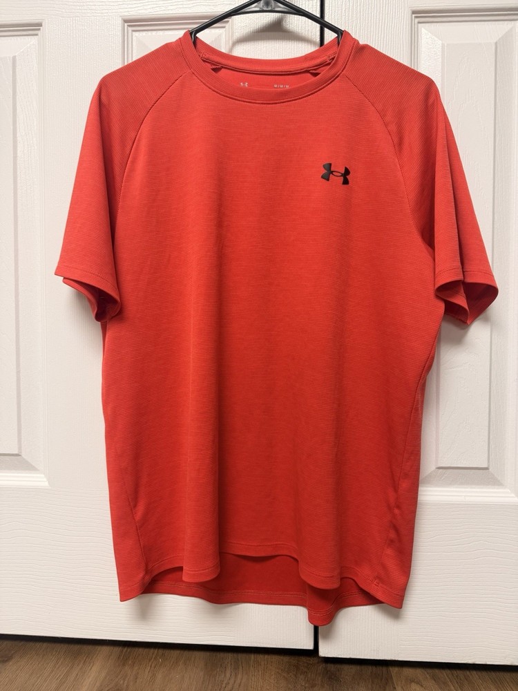 Under Armour Tech Performance Tee Men’s Medium Red Loose Fit Gym Athletic Shirt