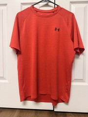Under Armour Tech Performance Tee Men’s Medium Red Loose Fit Gym Athletic Shirt