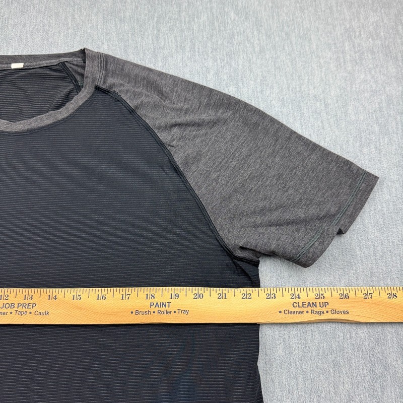 Lululemon T Shirt Mens XL 2-Tone Gray Athletic Stretch Vented Performance Train gallery