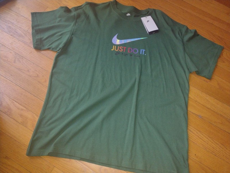 NWT, $45. Nike Men's Air Max 90 Graphic 100% Cotton T-Shirt, Style #HJ0604-323 gallery