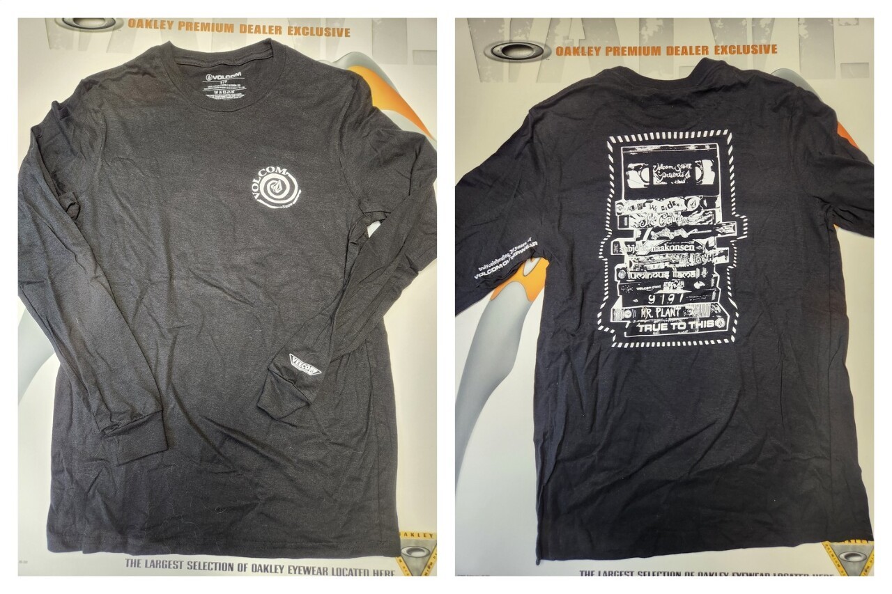VOLCOM Snowboard Dealer Promo 20 Year Videos LS tee-shirt SMALL New Old Stock gallery