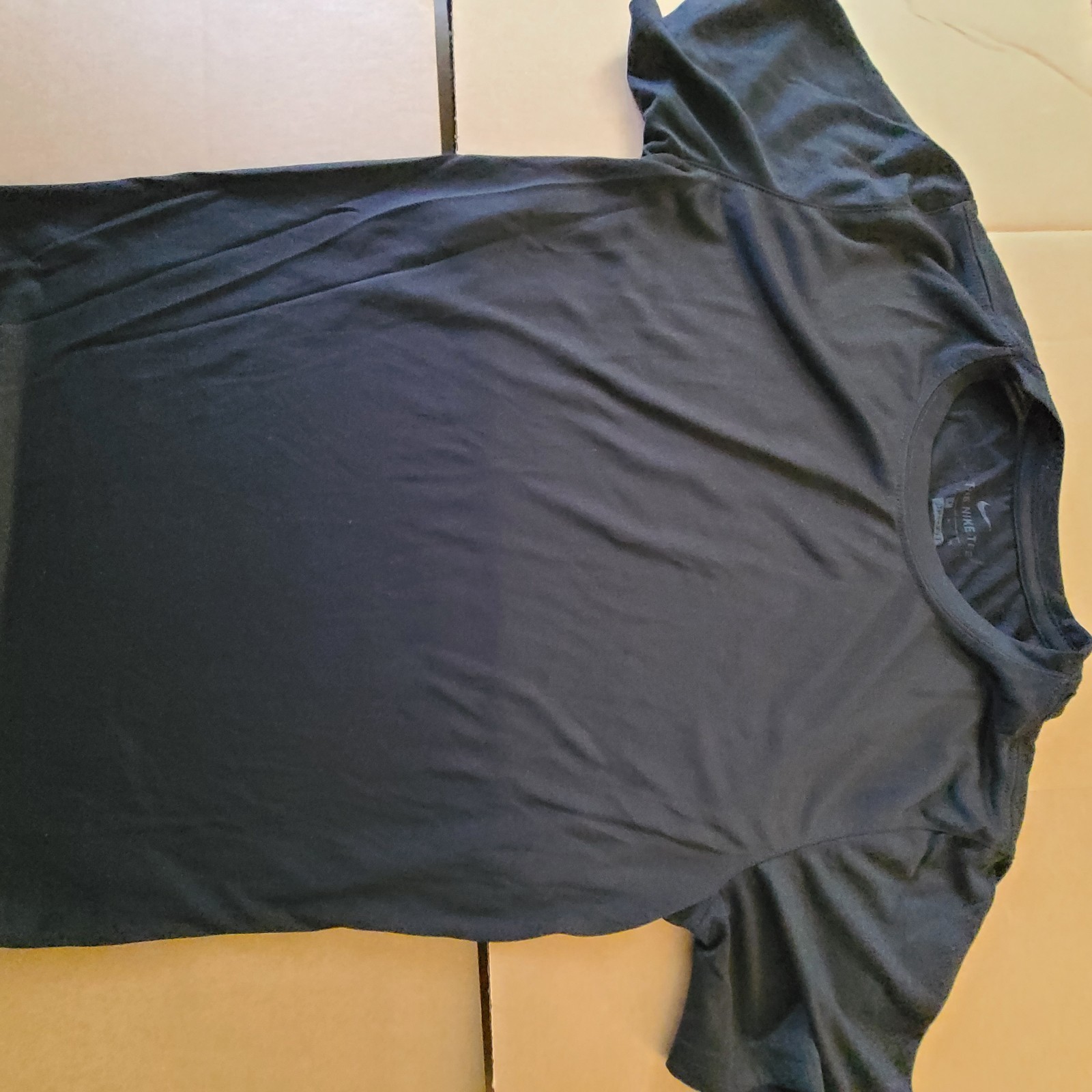 Nike Dri-Fit Men's T-Shirt Size Small gallery