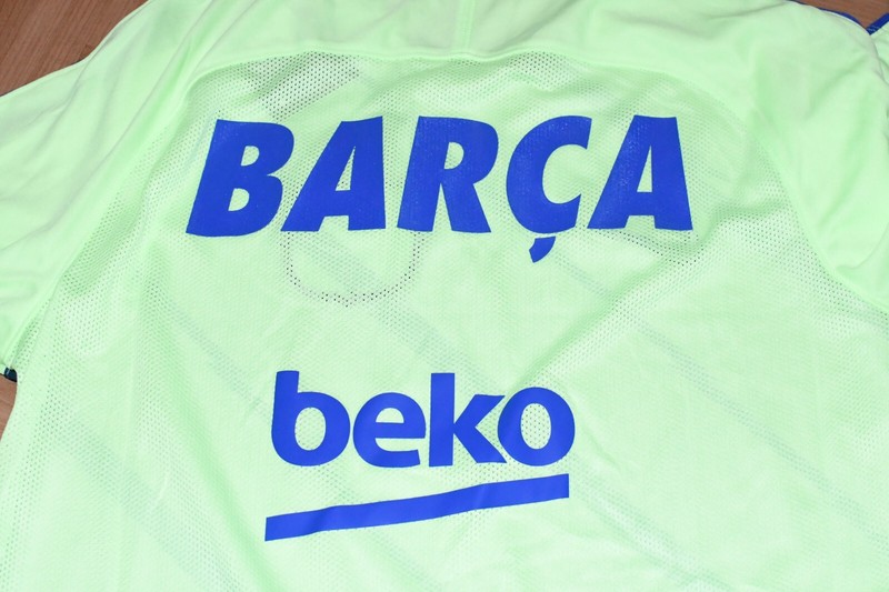 Nike Barcelona 2017 Squad Training Soccer Lightening Jersey Men's Medium NWT gallery