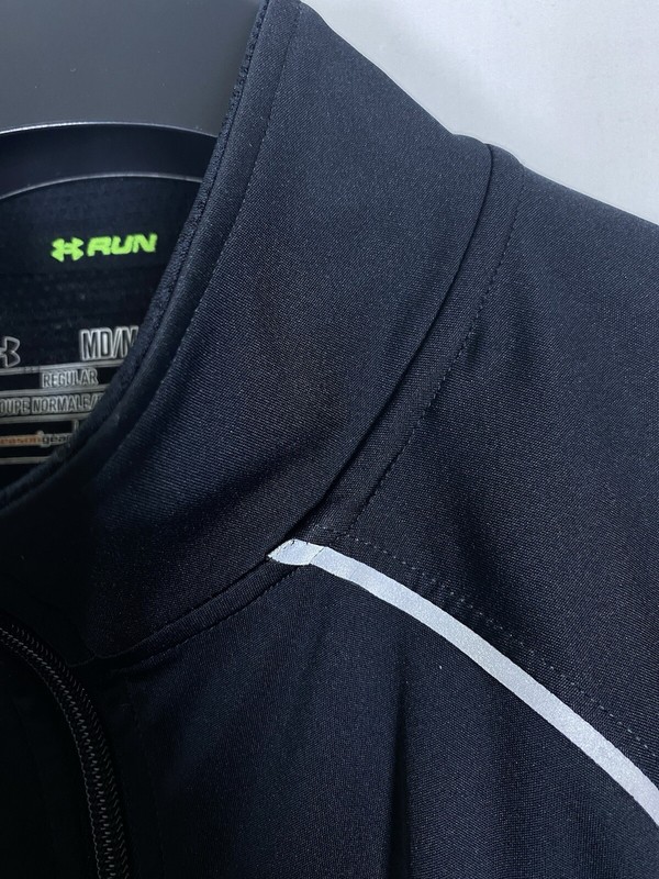 Under Armour Sweatshirt Mens Medium Black 1/4 Zip Performance Run Thin Pullover gallery