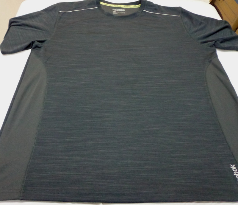 Reebok PlayDry Heather Charcoal Gray T Shirt Size Medium FLAW gallery