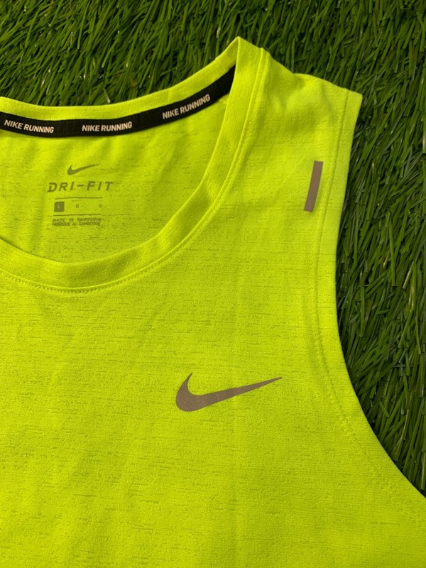 NIKE RUNNING DRI-FIT ORIGINAL 2021 RUN TRAINING MEN VEST SHIRT JERSEY SIZE L gallery