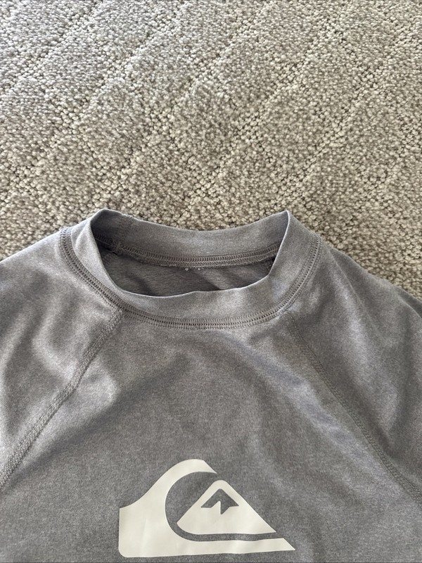 Quiksilver Surfing Shirt Long Sleeve Gray XL Beach Swimming Board A Frame Crest gallery