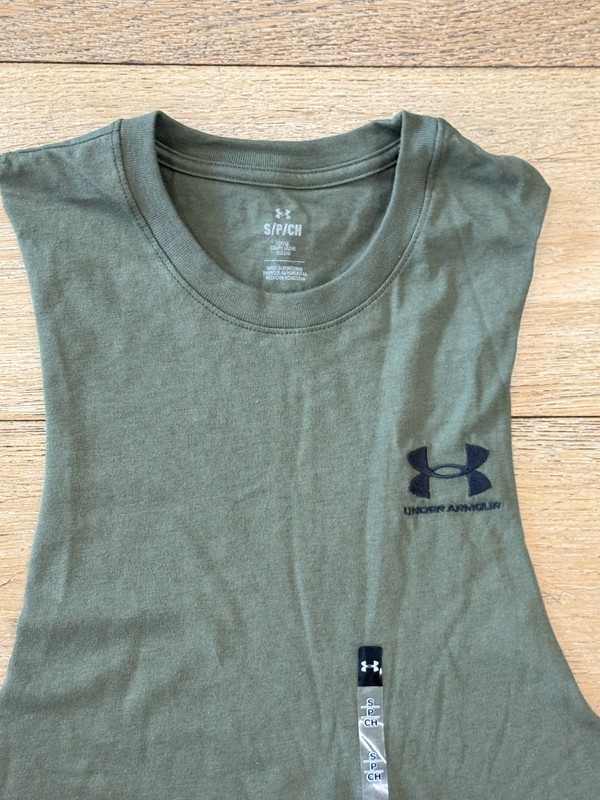 NWT Men’s Size Small Under Armour Embroidered Cutoff Tank Top Shirt 6011120-390 gallery