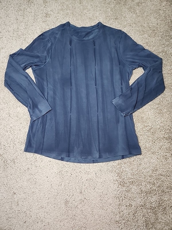 Lululemon 5 Year Basic Vertical Spray Dye Blue Long Sleeve Shirt Size Large gallery