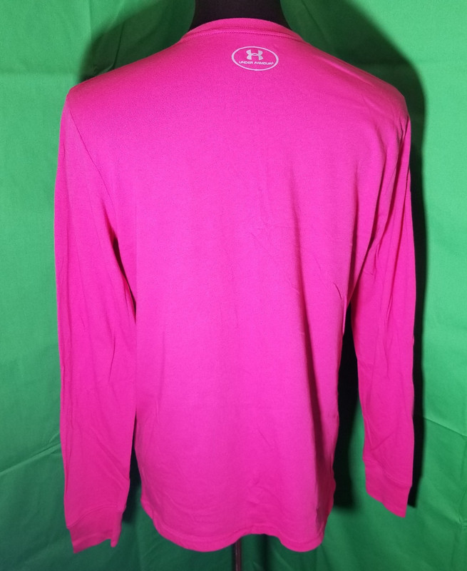 Under Armour Men Medium Crewneck Long Sleeve Loose Pink Cancer Awareness gallery