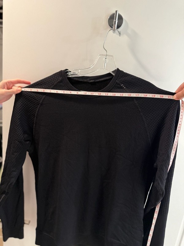 Lululemon Engineered Warmth Long-Sleeve Crew Black gallery