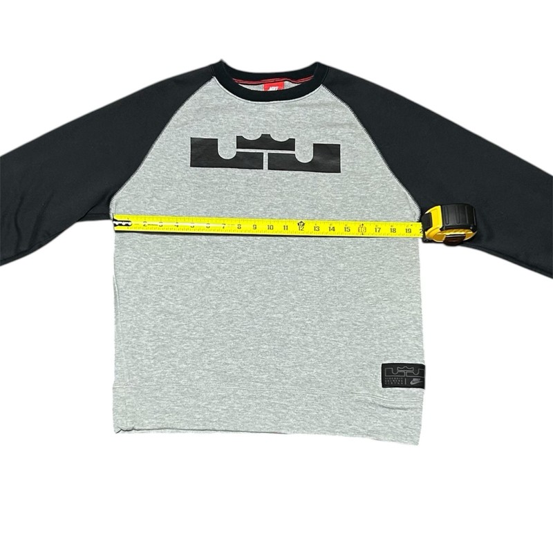 Nike LeBron James King Logo Mens Medium Gray Black Raglan Crewneck Sweatshirt gallery