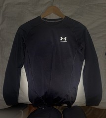 BRAND NEW Under Armour HeatGear Compression Shirt Mens Medium Black Long Sleeve