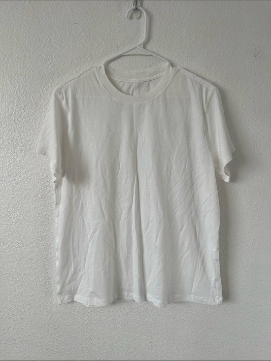 Men’s lululemon athletica White Short Sleeve Crew T shirt fits M/L See MSMTS gallery