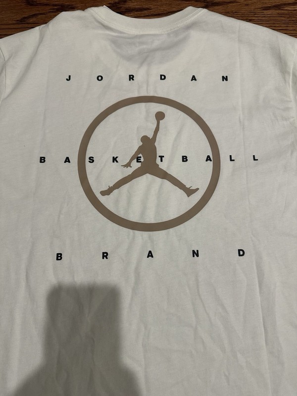 Nike Air Jordan Jumpman Circle Logo T-Shirt Mens Large Sail/Desert HJ2338-133 gallery