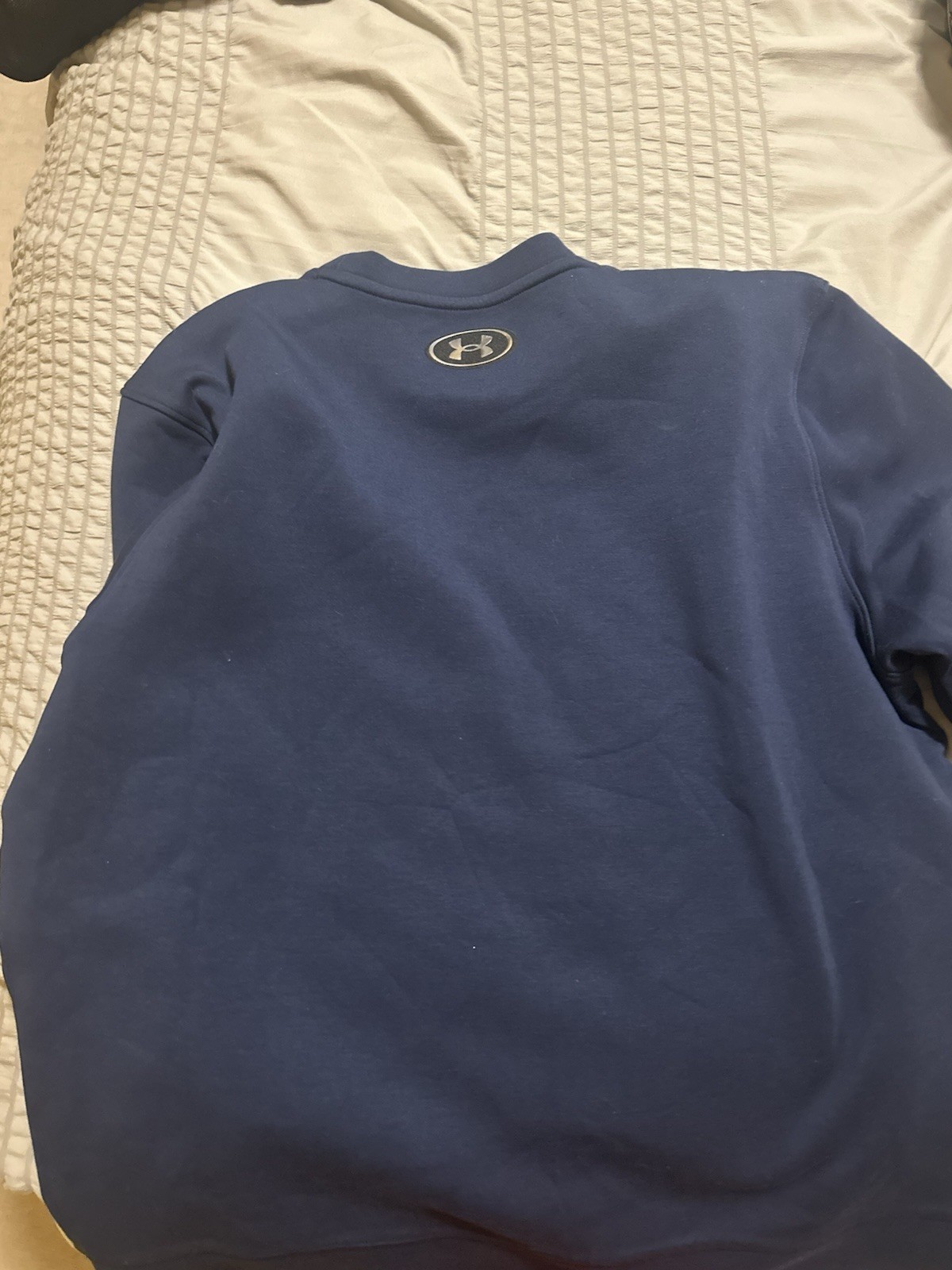 Navy Blue Under Armor Men’s Medium Pull Over gallery