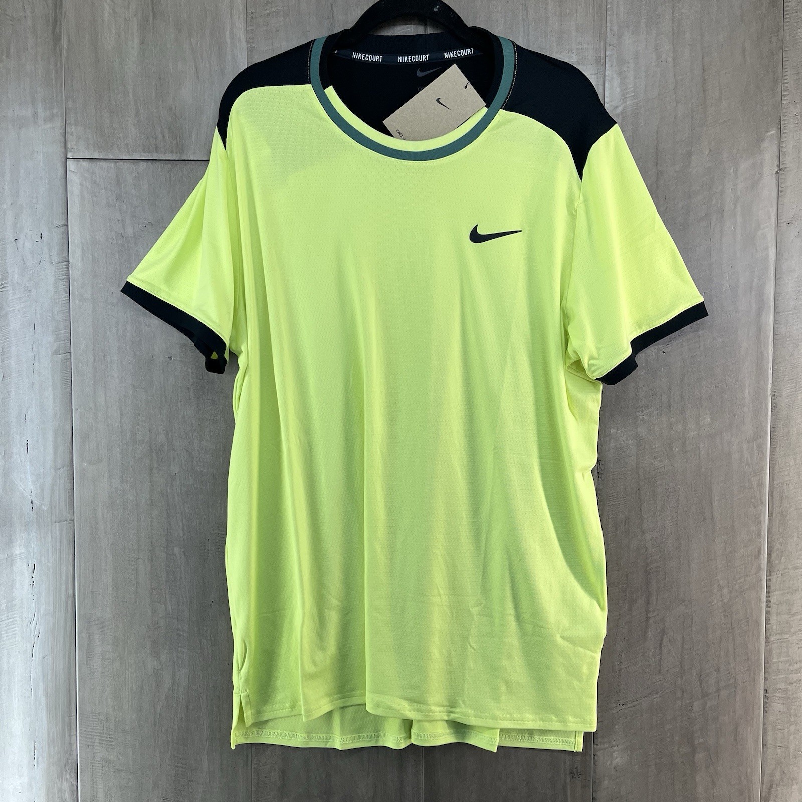 Nike Dri-FIT Men's Court Advantage Tennis Shirt Volt Size Large FD5319-736 gallery
