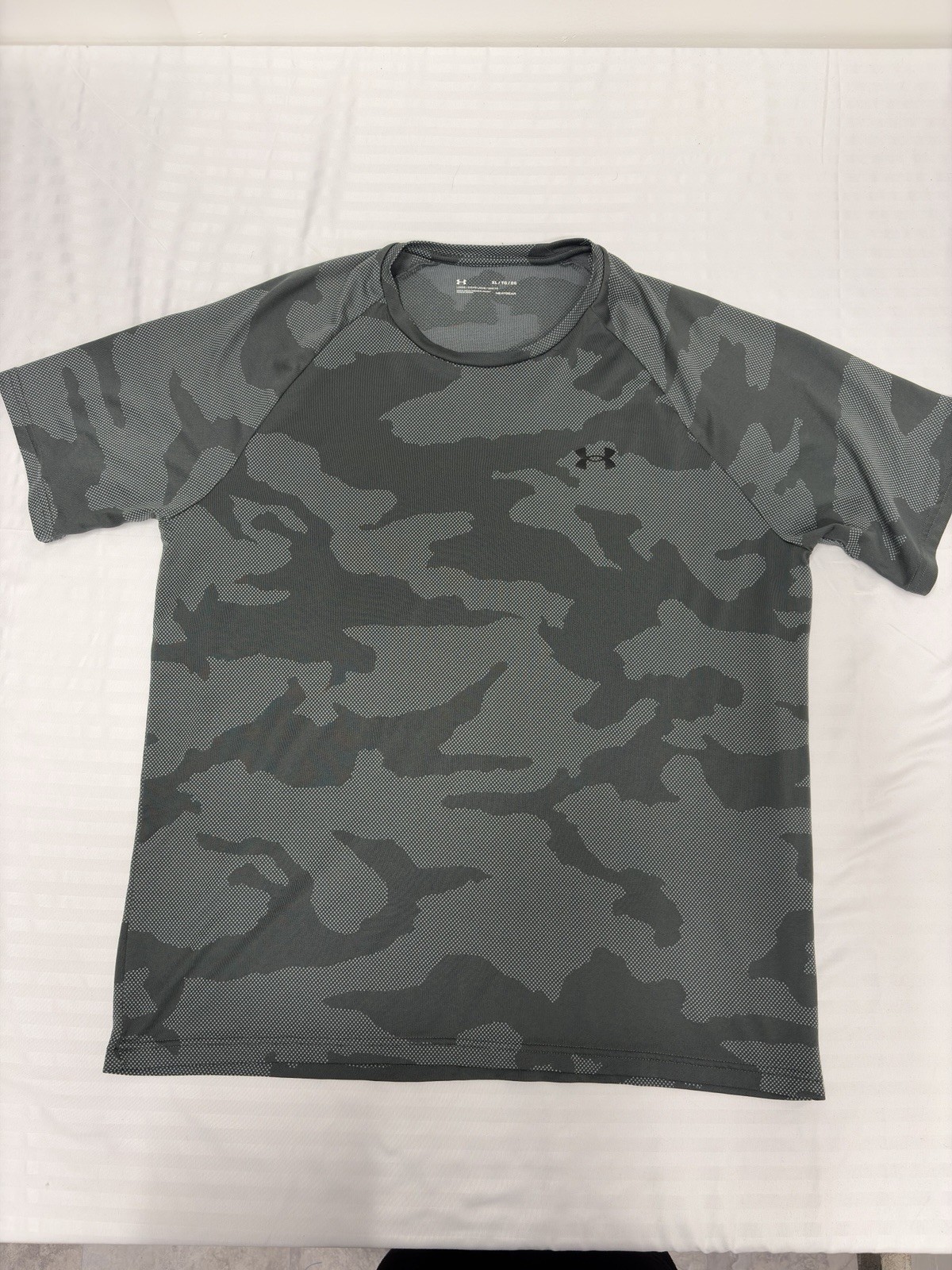 Under Armour Loose Fit Camo T-Shirt Gray Camo Print XL Performance Nice gallery