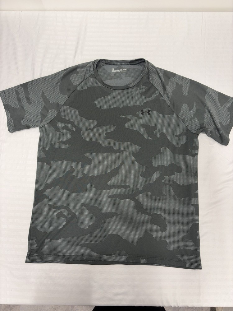 Under Armour Loose Fit Camo T-Shirt Gray Camo Print XL Performance Nice