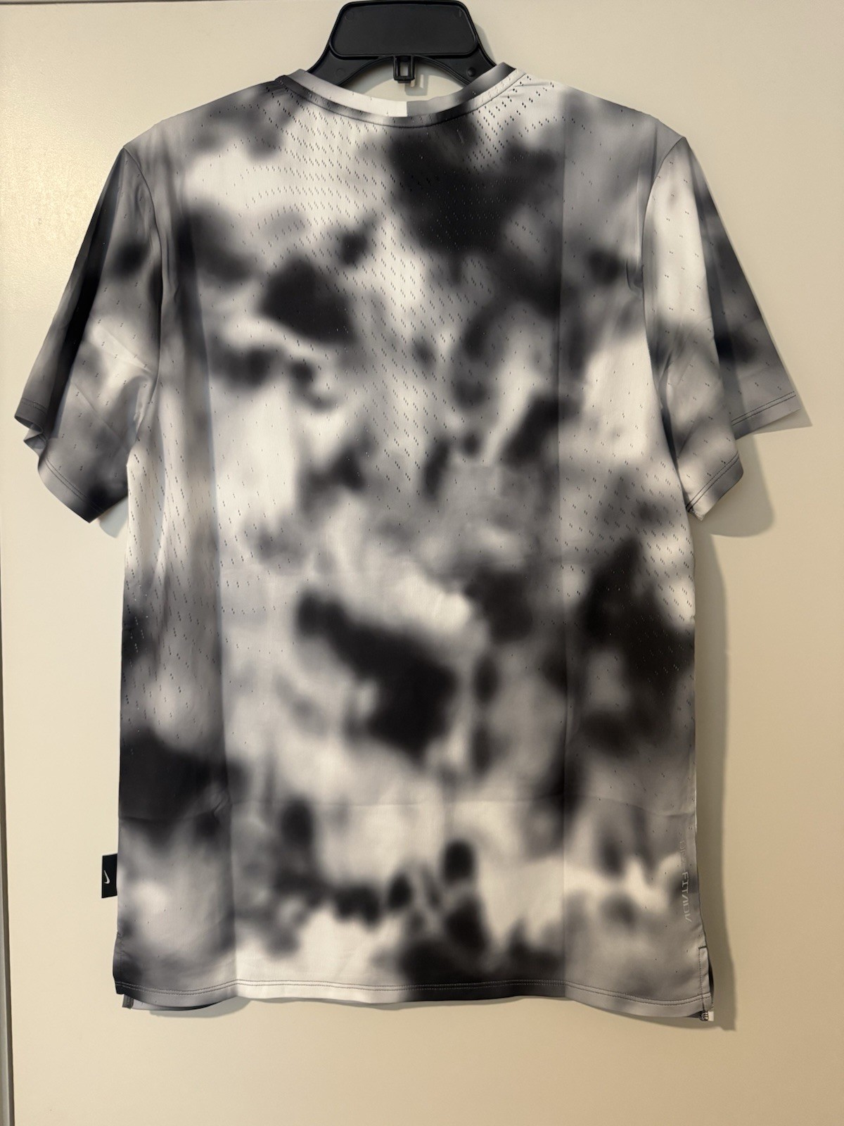 Size M - Nike Dri-FIT ADV Running Division Black Breathe Shirt HJ4148-010 Men’s gallery