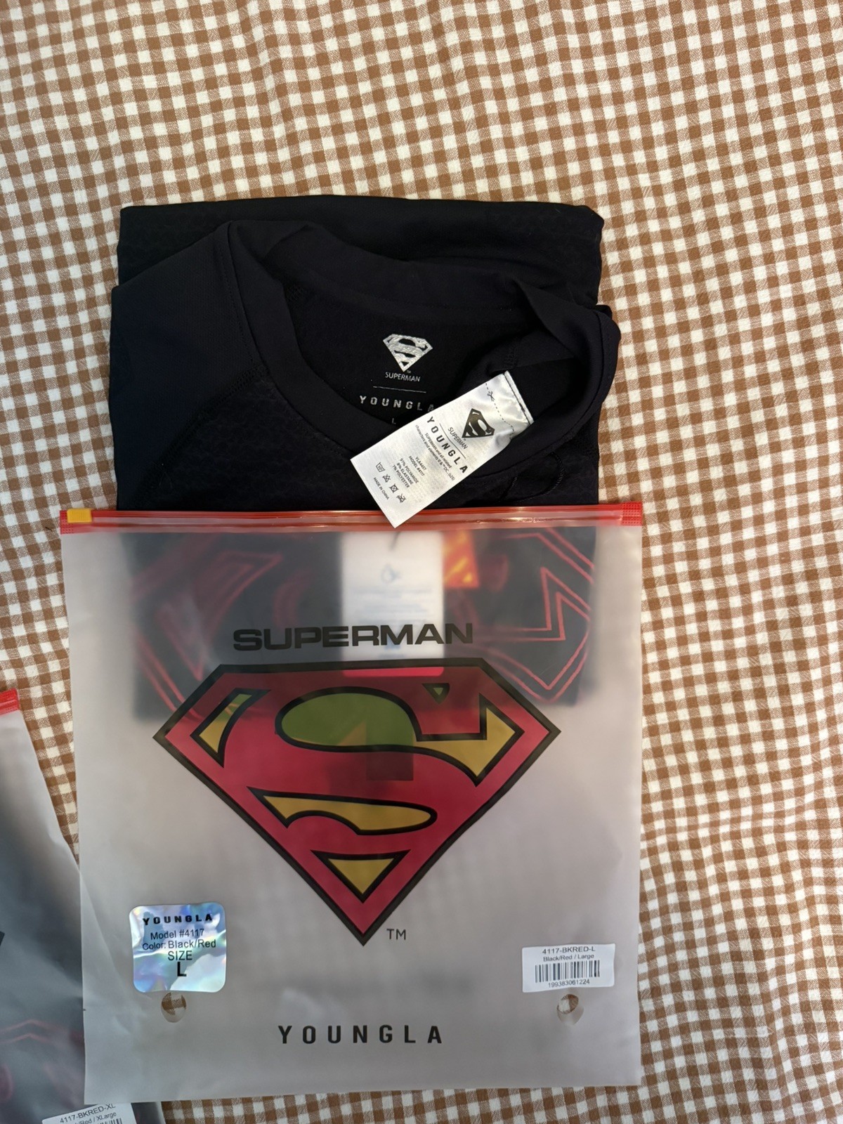 YOUNGLA 4117 -SUPERMAN COMPRESSION TEES- BLACK/Red - Large (has Tags, detached) gallery