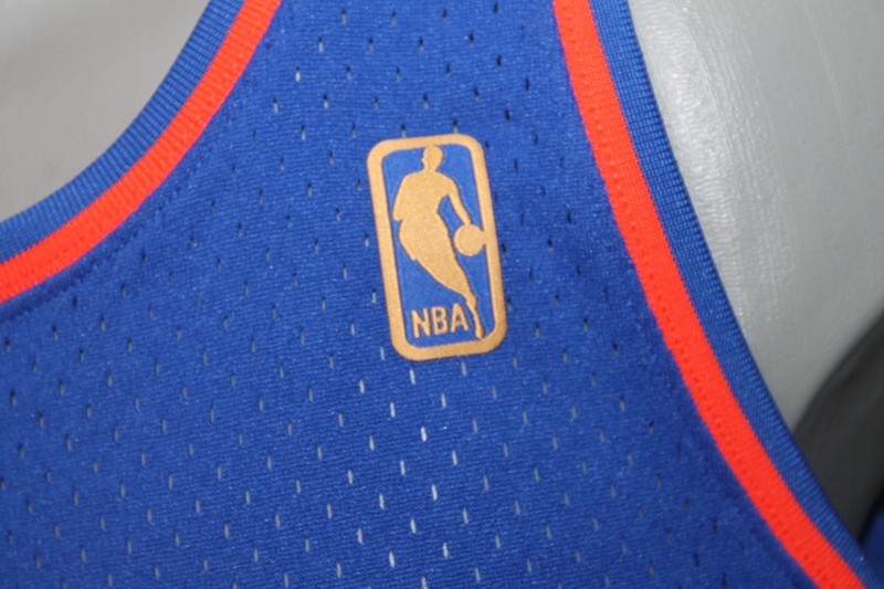 Mitchell and Ness NBA Swingman Jersey 1996 - 97 - NEW YORK KNICKS - JOHN STARKS gallery