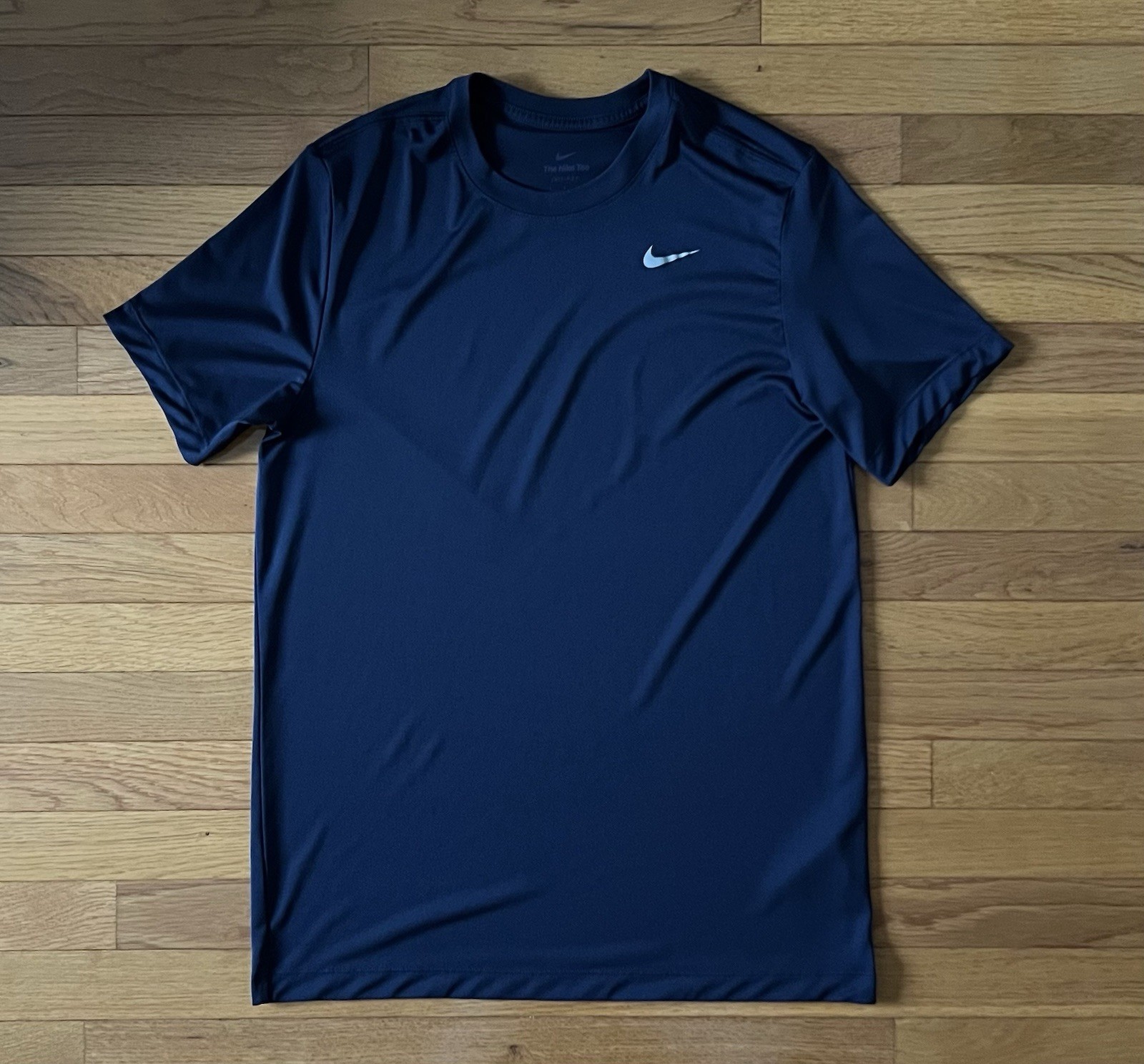 Nike Men’s Dri-Fit Legend T-Shirt gallery