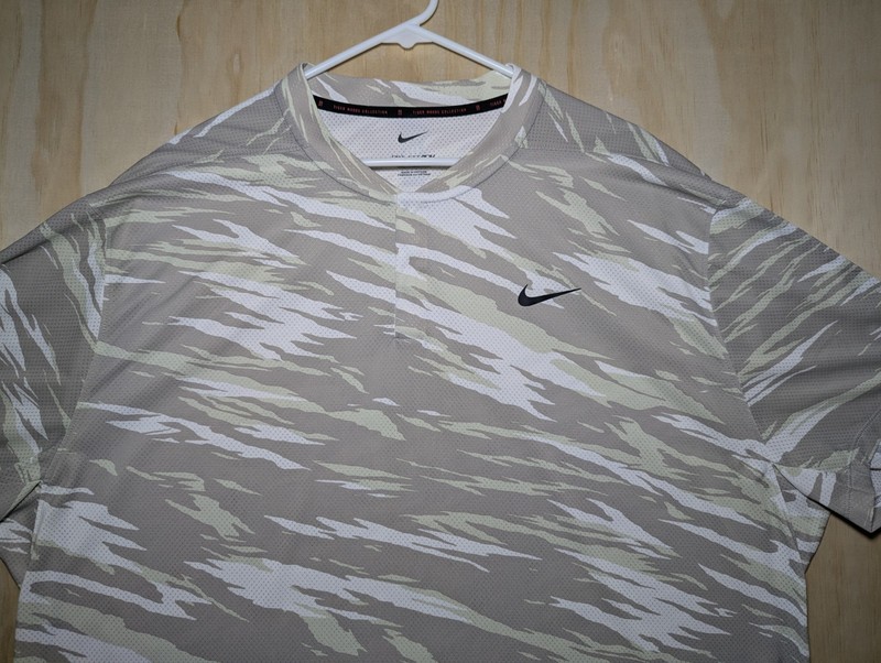 Nike Men's XXL Tiger Woods ADV Camo Blade Polo DA3072 100 White Photon Dust gallery