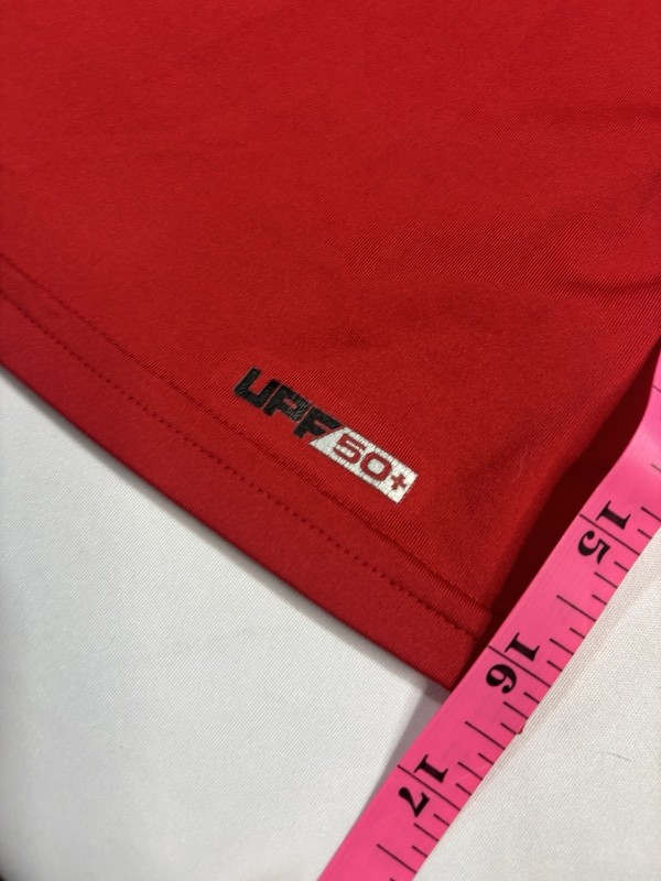 Under Armour Boys ( YOUTH)!Red Short Sleeve Crew Neck Fitted HeatGear UPF 50+ gallery