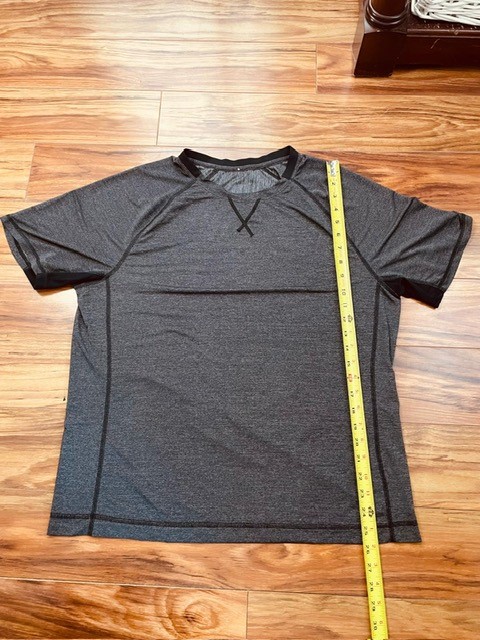 Lululemon Men's Lined Crew Neck Activewear Short Sleeve Top, Gray, XL Size gallery