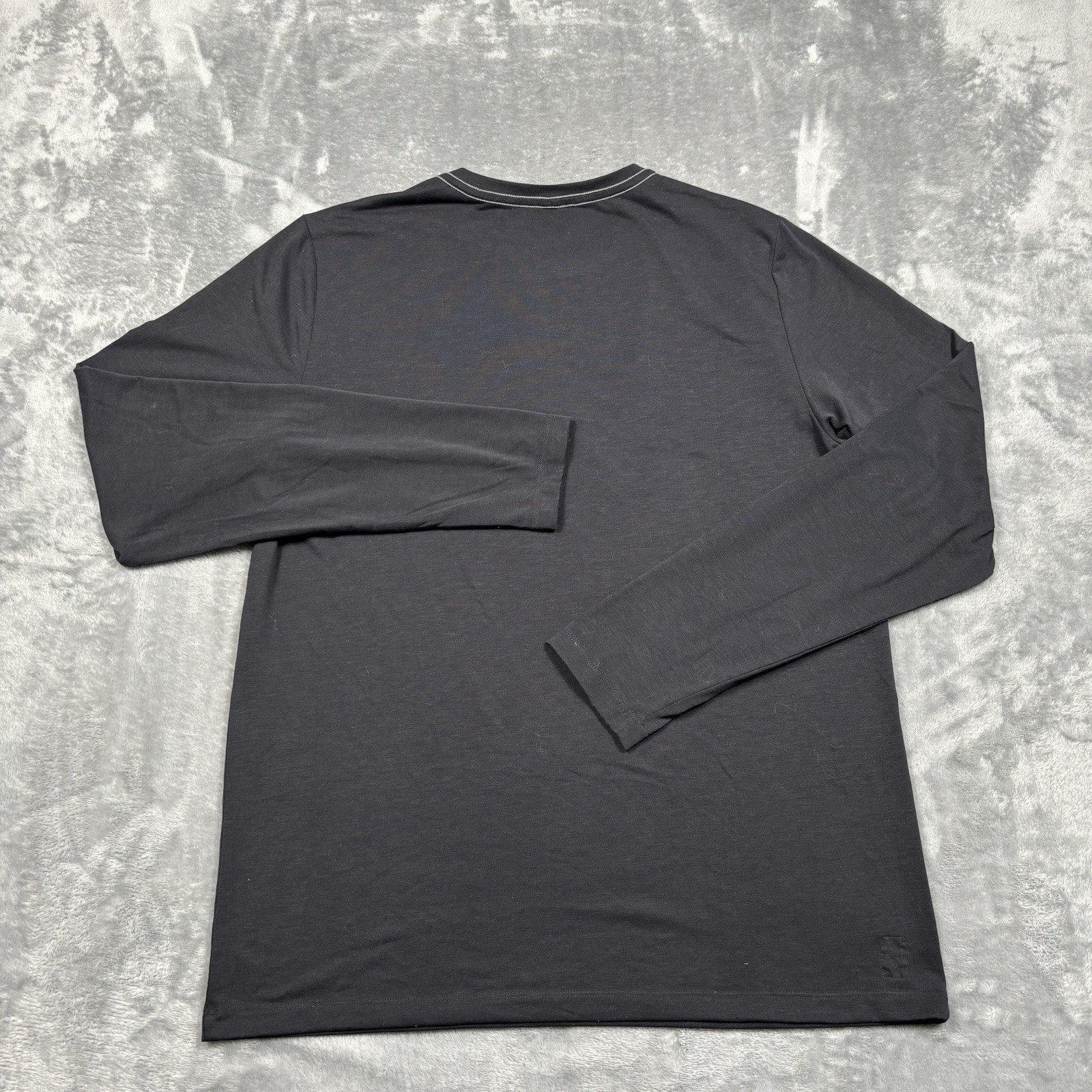 Vuori Current Tech Crew Neck Long Sleeve Black T Shirt Men's Large White Stitch gallery