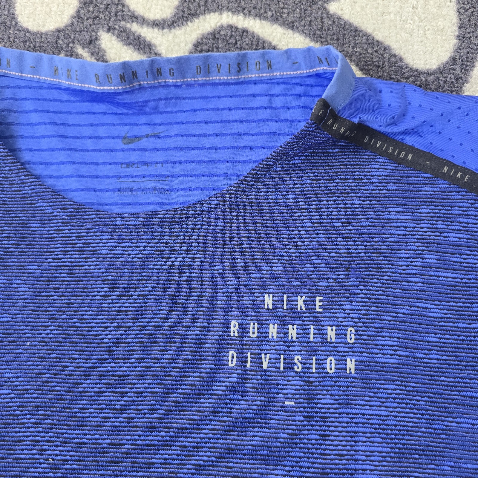 Nike Run Division Sz Medium Rise 365 Dri-Fit Shirt Blue 3M DM4769-432 Men gallery