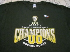 UNIVERSITY of OREGON DUCKS FOOTBALL 2011 PAC-12 CONFERENCE CHAMPS T-SHIRT LG NEW
