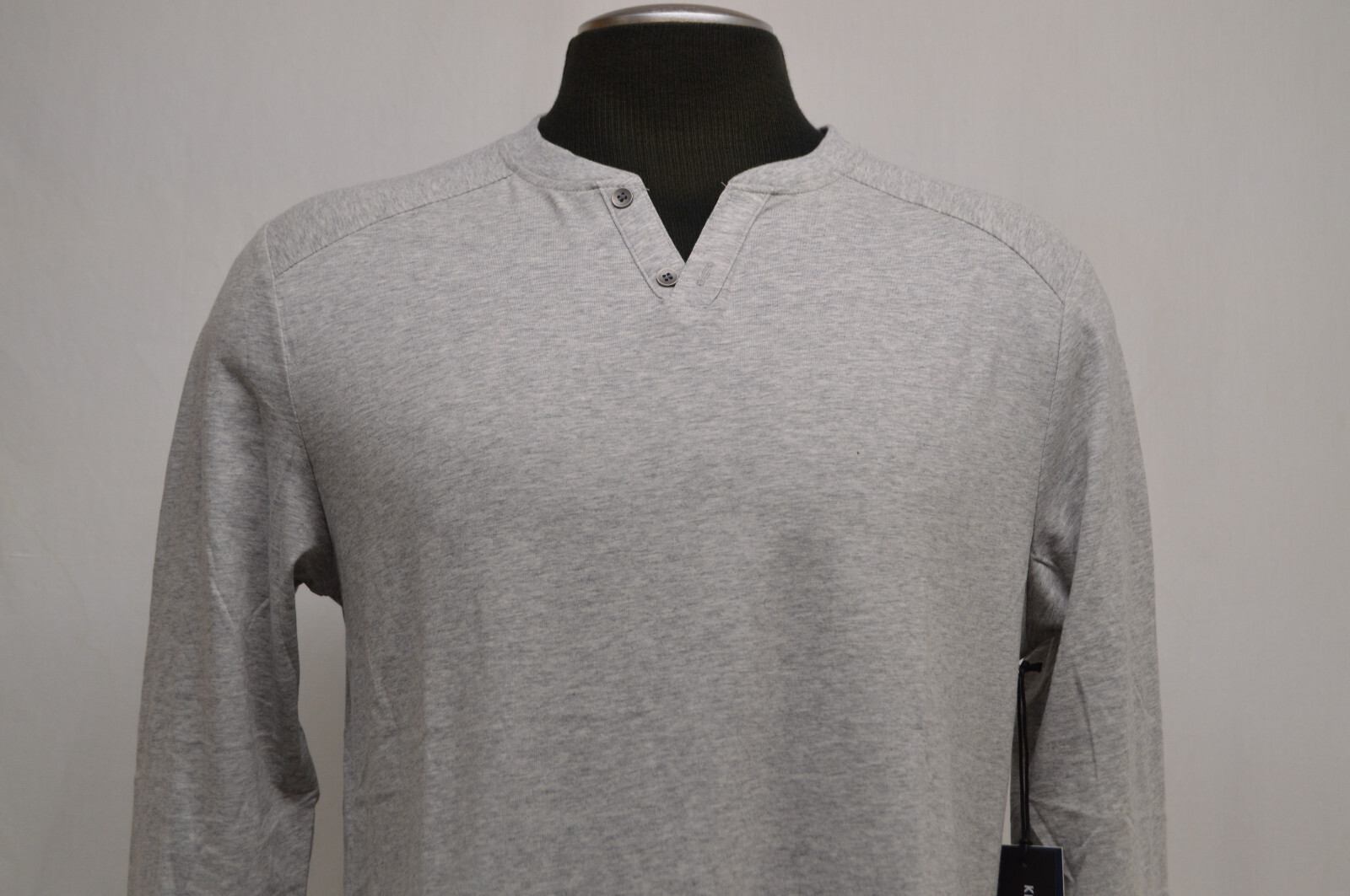 NEW Kenneth Cole Men's Techni-Cole Lightweight 2 Button Shirt MED Gray gallery