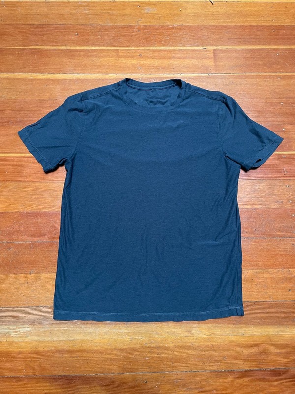 Vuori Strato Tech Short Sleeve Tee Navy Heather Men's Small Rrp $58 gallery