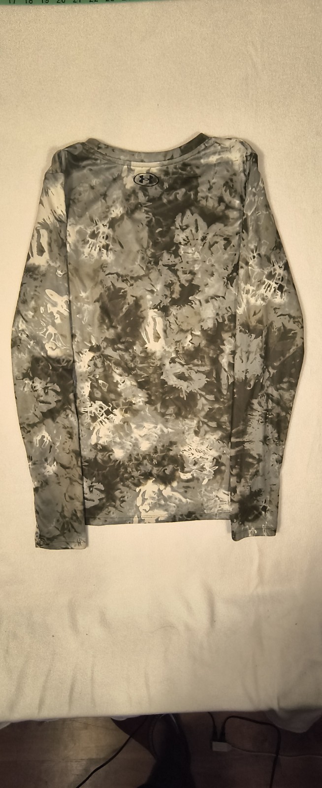 Under Armour Men’s M Gray Camo Long Sleeve Crew Neck T-Shirt Loose Fit Logo gallery