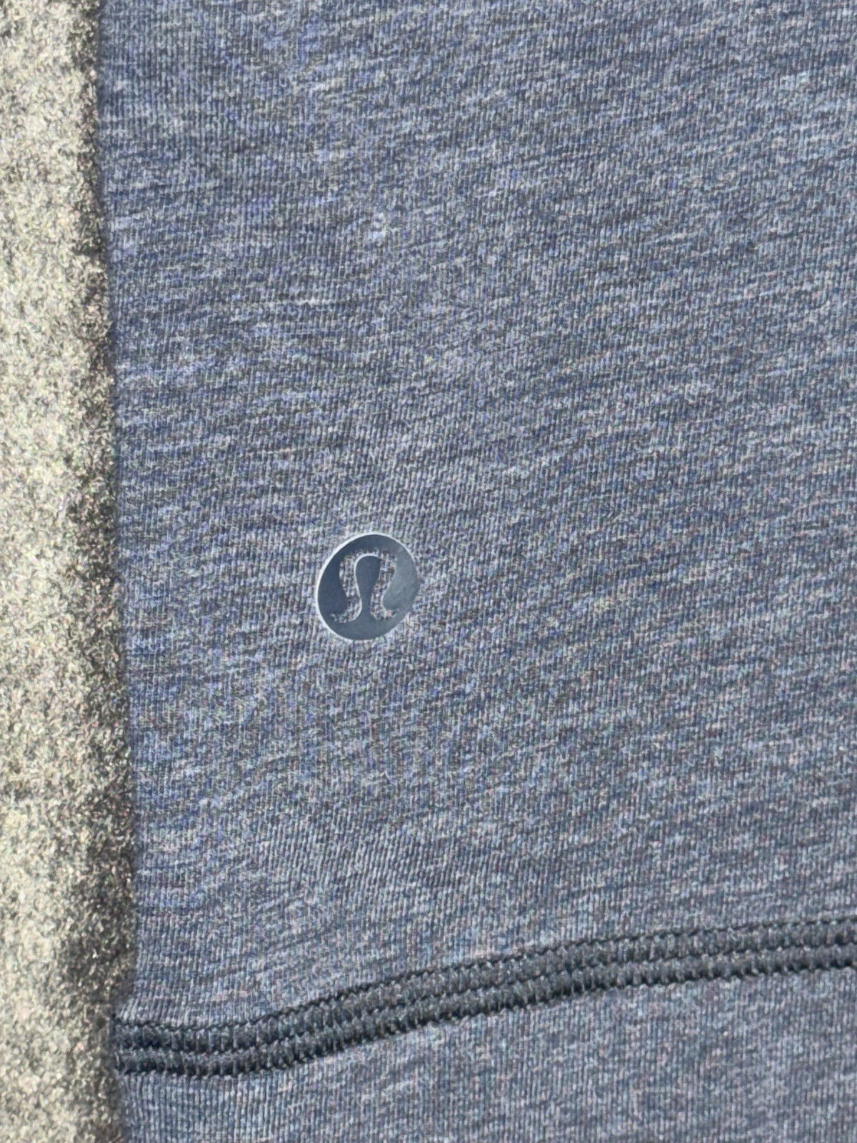 Lululemon T Shirt Mens Large Navy Casual Stretch Soft Lightweight Logo gallery
