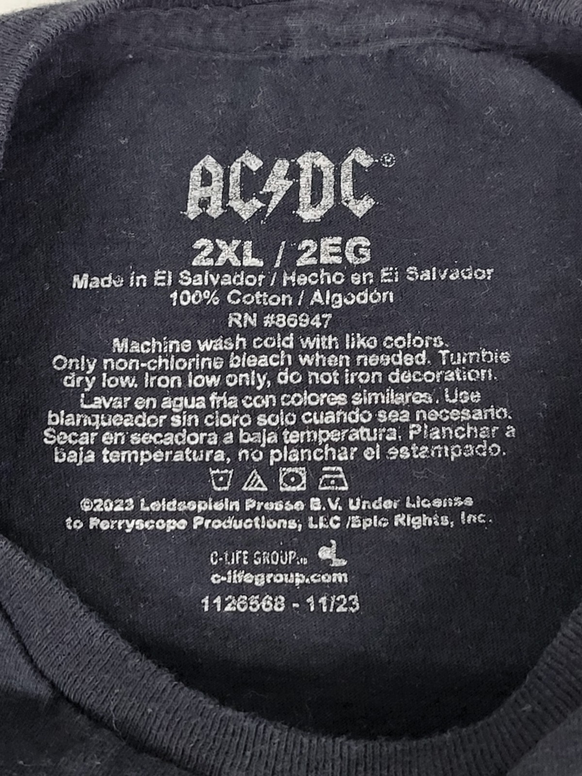 Black AC/DC Back in Black Short Sleeve T-Shirt Men's Size 2X gallery