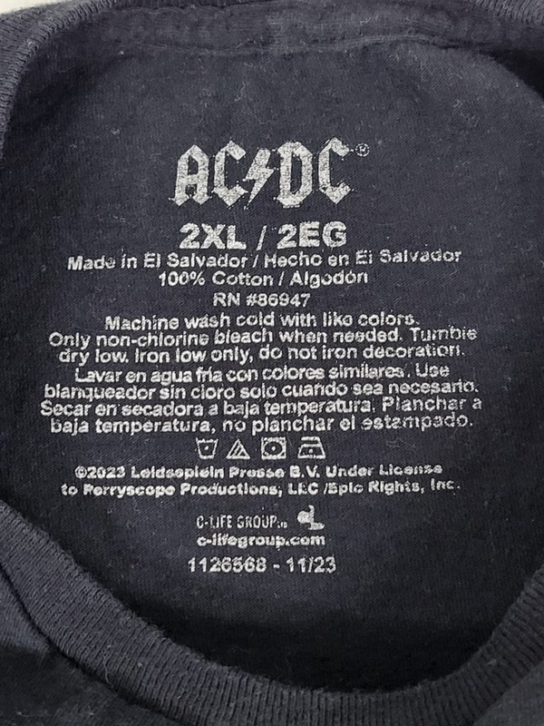 Black AC/DC Back in Black Short Sleeve T-Shirt Men's Size 2X gallery